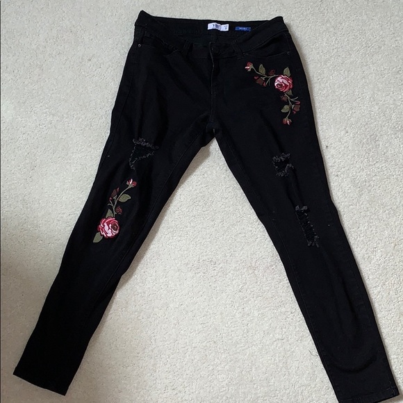 Black flowered jeans - Picture 1 of 4